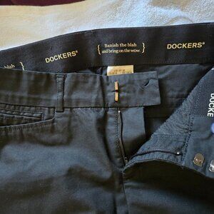 Dockers Women’s Black Dress Pants Size Medium Straight Leg Career Work Pants EUC
